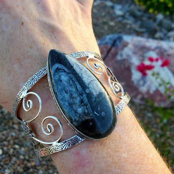 New Fossilized Orthoceras 925 Silver Cuff Bracelet. - Picture 5 of 16